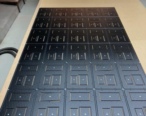 Serieproductie gefreesde koffer inlays