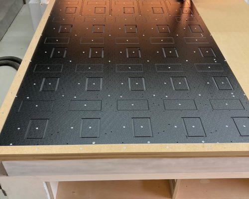 Koffer inlays op de freesmachine